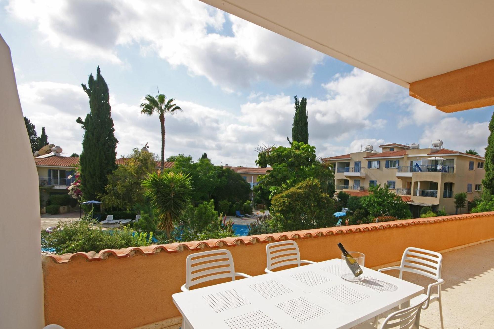 Resitour Paradise Gardens Paphos Exteriör bild